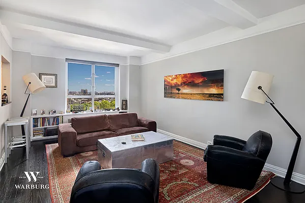 Sold by Warburg | media 19