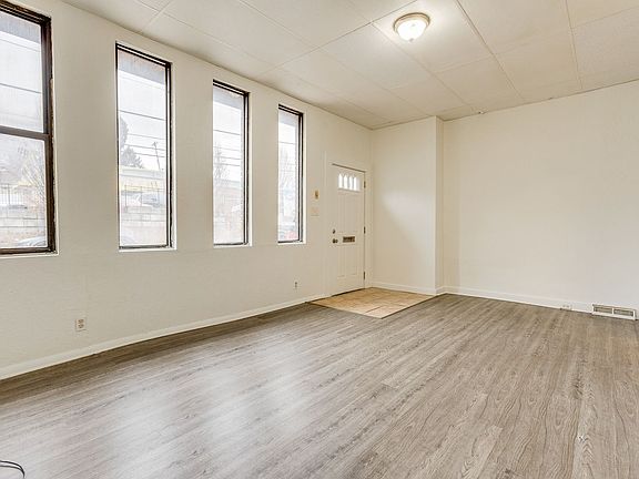 5th image of 705 Brownsville Rd APT 1