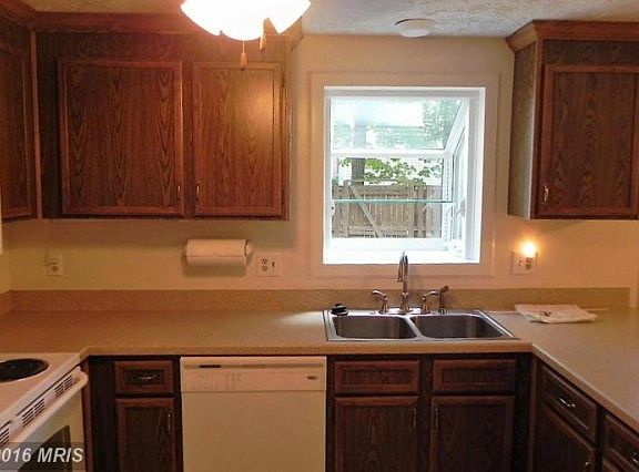 4th image of 8217 Claremont Woods Dr