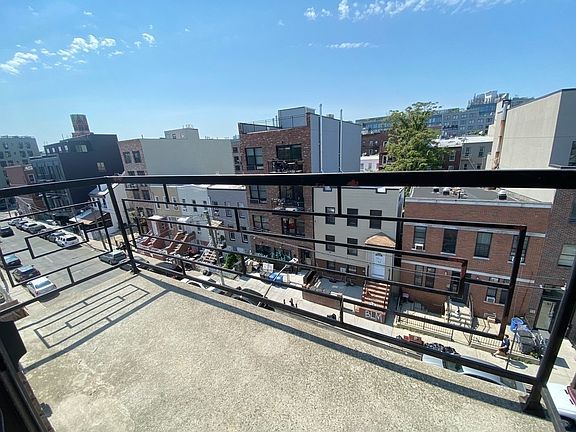 4th image of 44 Troutman St #9