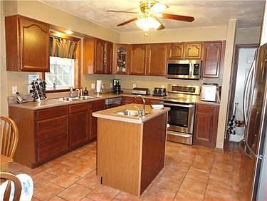 2nd image of 420 Cedar Glenn Dr