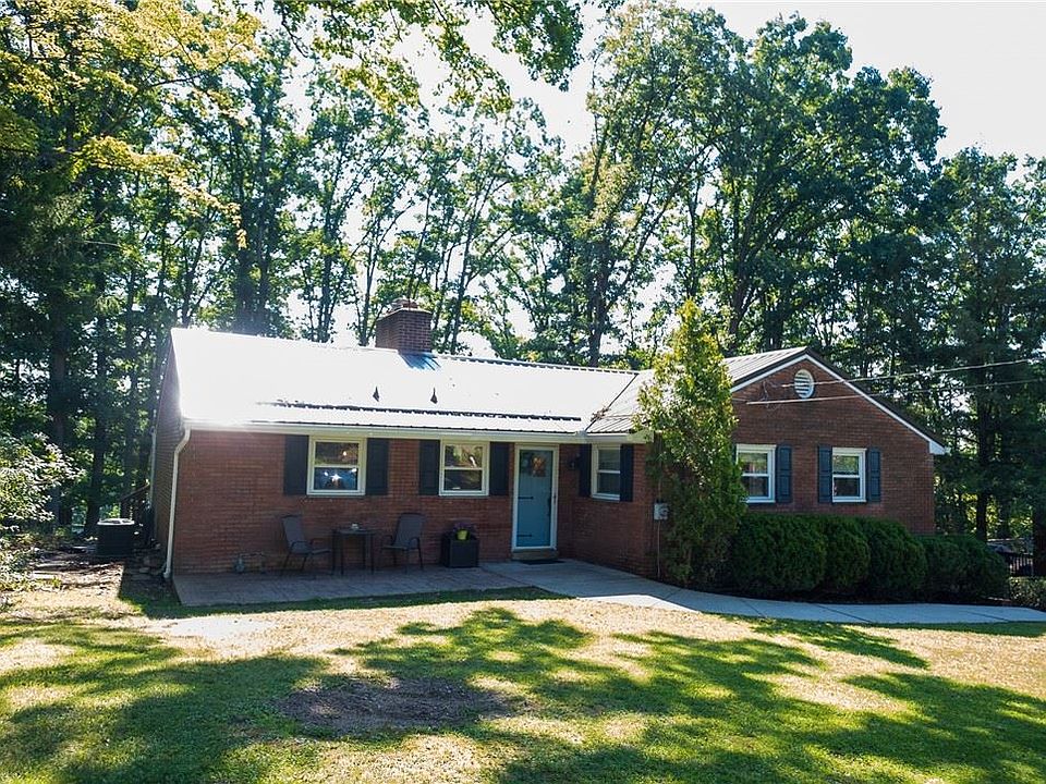 1st image of 3377 Woodland Dr