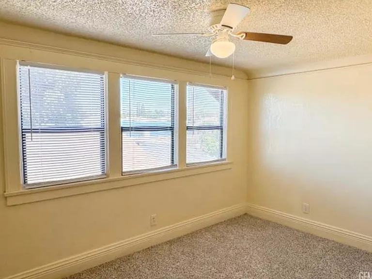 1401 Chester Pl #A — Photo 16