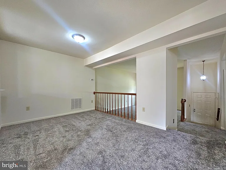 4719 Gainsborough Dr — Photo 5