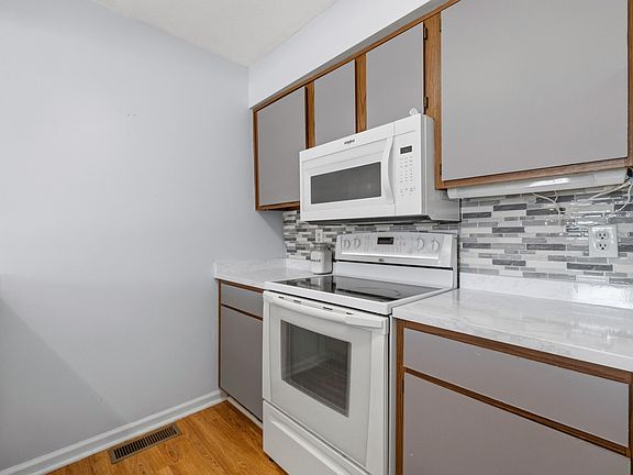 5th image of 112 Strawberry Ln