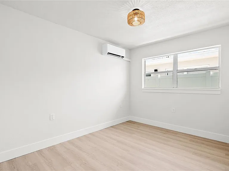 13388 1st St E #C — Photo 8