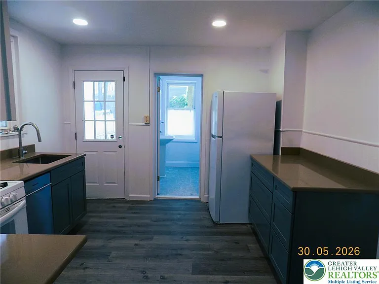 47 W Goepp St — Photo 9