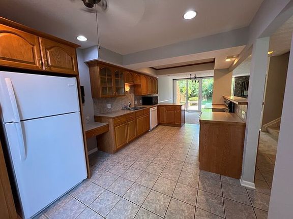 5th image of 4767 Powderhorn Ln