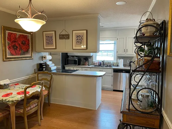 31 Oakview Cir, Killen, AL 35645