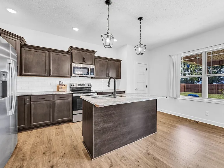 2023 Ireland Way — Photo 15