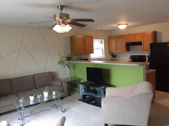 2nd image of 721 Tower Grove Dr