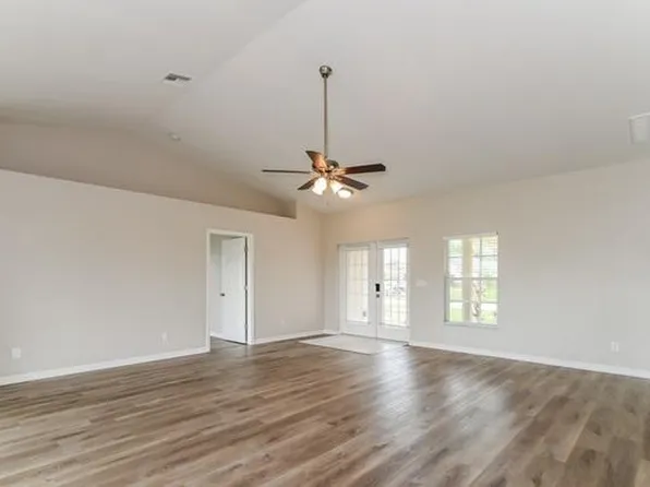 18018 Hobby Forest Ln, Humble, TX 77346