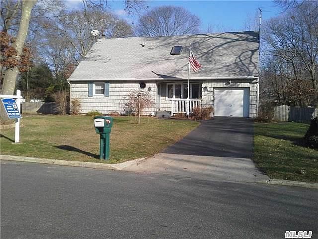 1st image of 29 Central Woods Ln