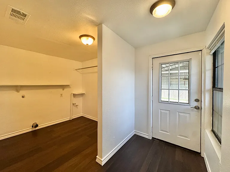 746 Lansdown Dr — Photo 30