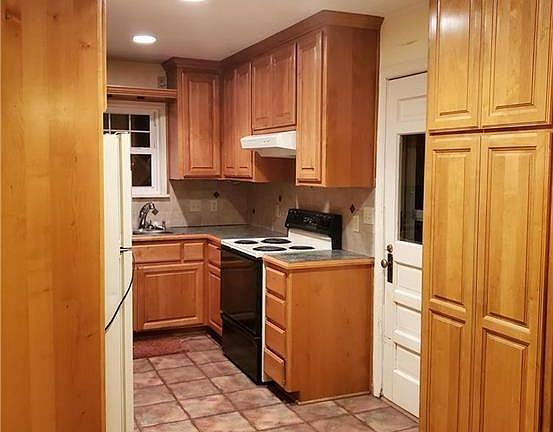3rd image of 7919 Ward Parkway Pl