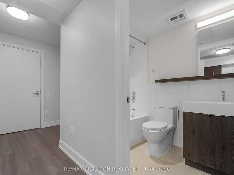 664 Spadina Ave #205 — Photo 33