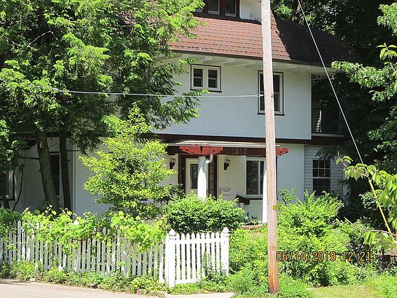 2nd image of 1562 Spruce Dr