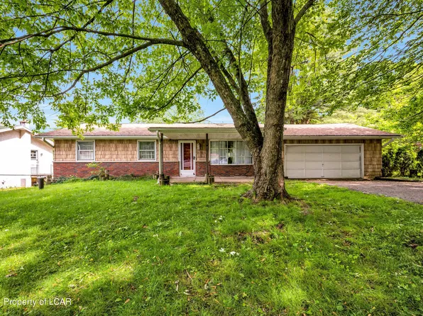 62 Rood Ave, Harveys Lake, PA 18618