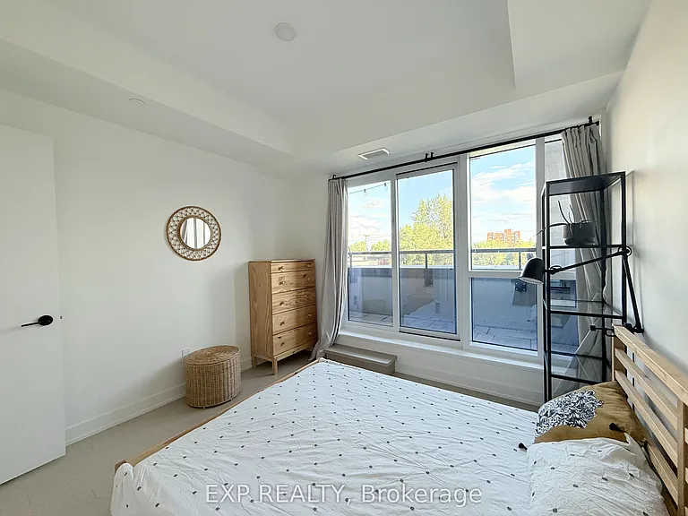 560 Rideau St #423 — Photo 27