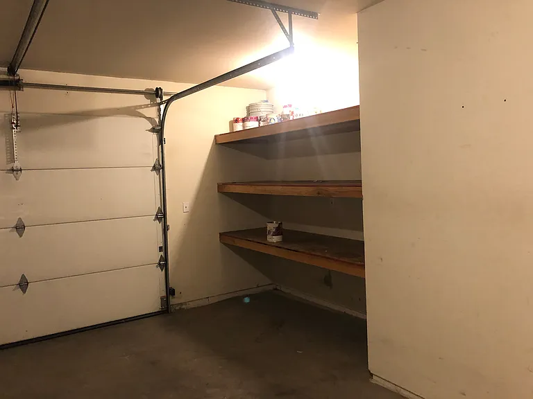 905 SE Stratford Ct — Photo 11