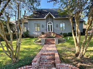 17 Highland Meadows Dr, Jackson, MS 39211