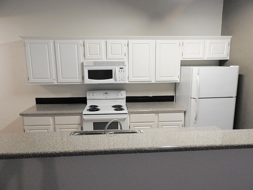 1st image of 116 N Broadway St