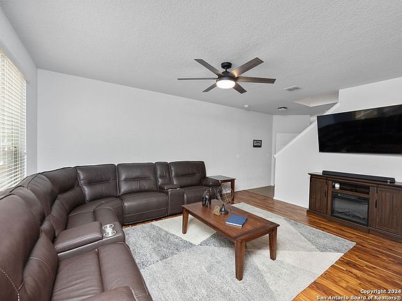 3rd image of 6234 PARSLEY HL
