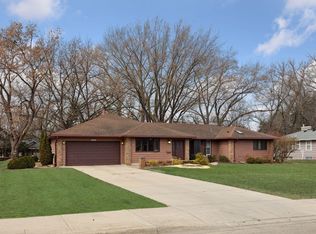 2001 Regent Ave N, Golden Valley, MN 55422
