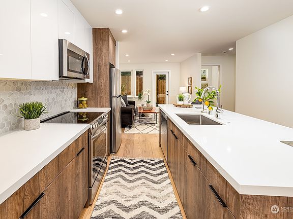 3rd image of 13006 Sunnyside Avenue N