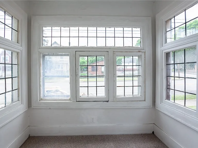 1786 Clifford Ave — Photo 10