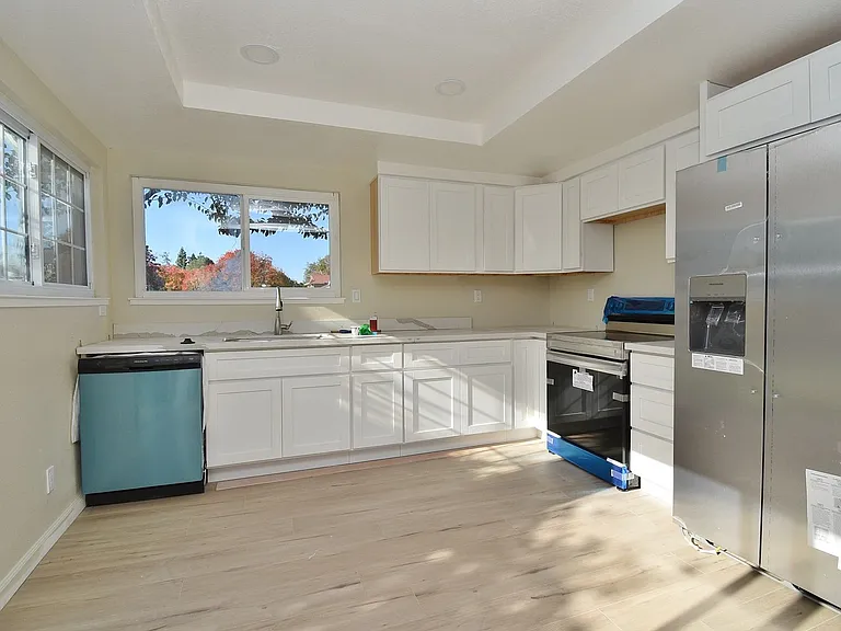 1350 Kruger Ave — Photo 8