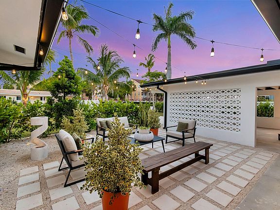 4th image of 625 Las Palmas Park