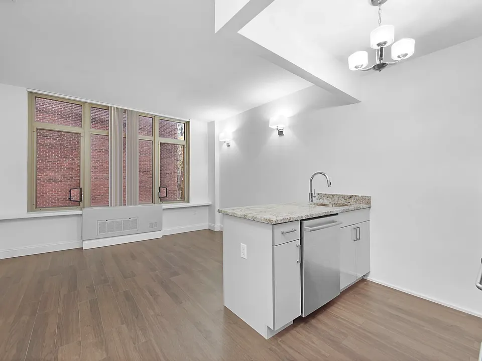266 3rd Ave #3C