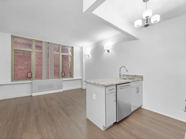 266 3rd Ave APT 3C, New York, NY 10010