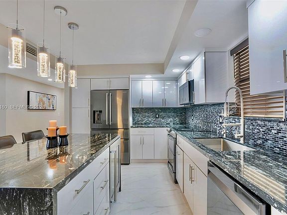 4th image of 605 Ives Dairy Rd APT 305-7
