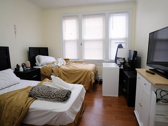 4th image of 286 Boyd Ave