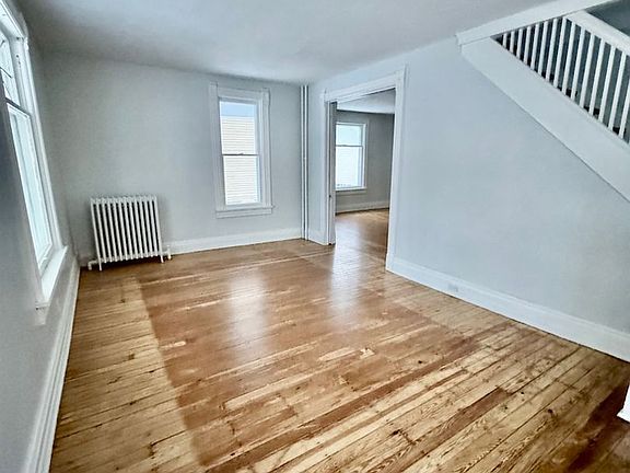 2nd image of 365 N Columbus St