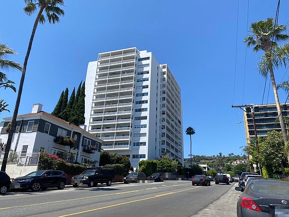 3rd image of 999 N Doheny Dr APT 311