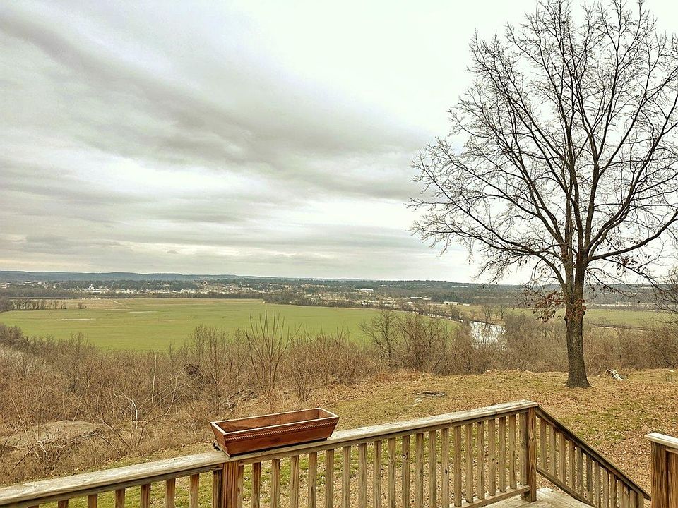 1st image of 1 Fox Run Ln