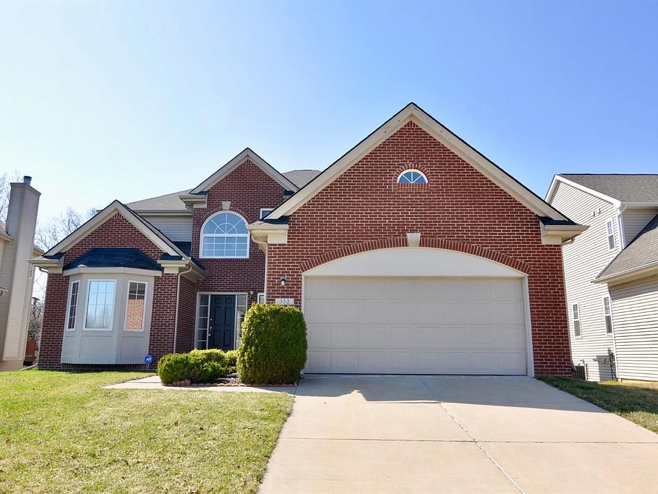 1st image of 352 Sedgewood Ln