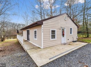745 Powhatan Beach Rd, Pasadena, MD 21122