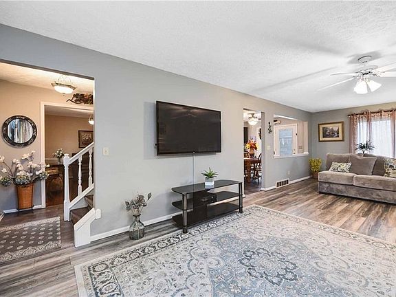 4th image of 4088 Sterling Station Dr