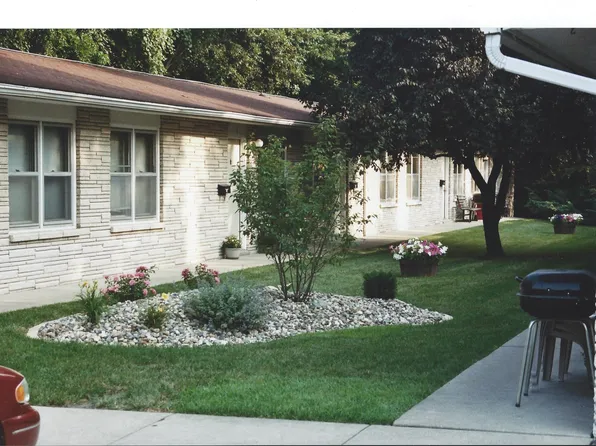 327 E 7th St #8, Ames, IA 50010