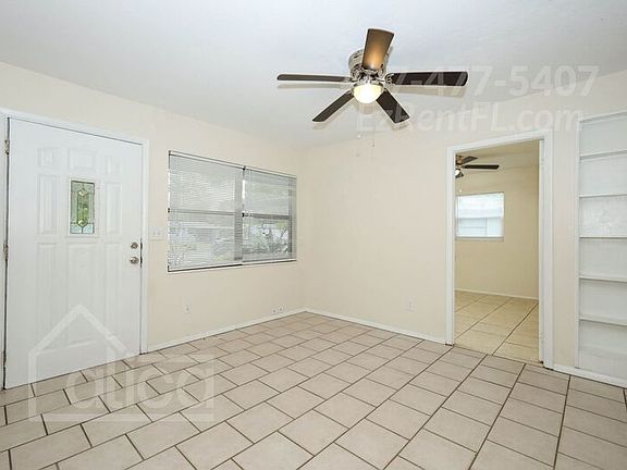 5th image of 210 Palm Pl