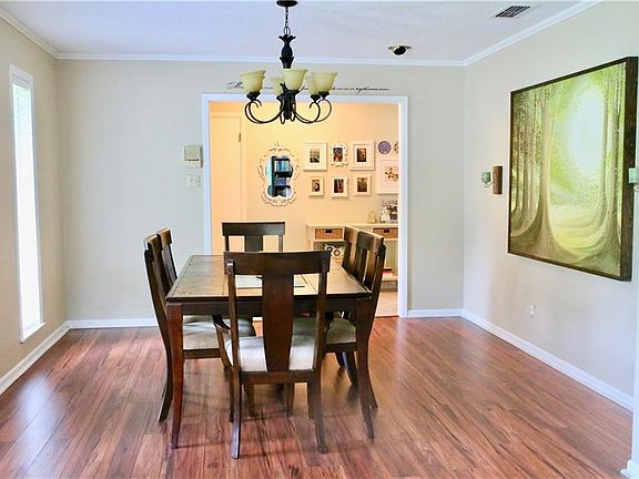 5th image of 9401 Hill Ln