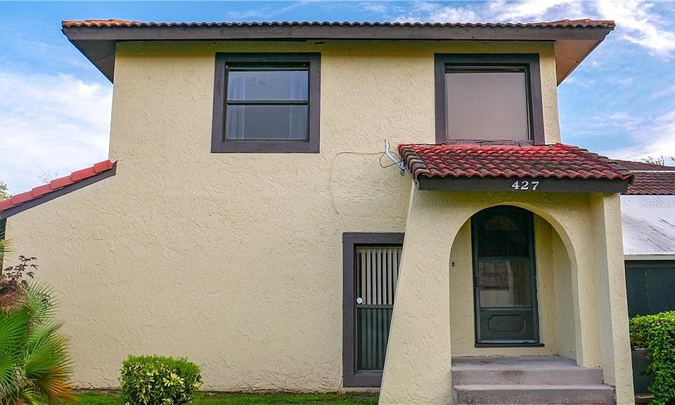 1st image of 427 Hunter Cir