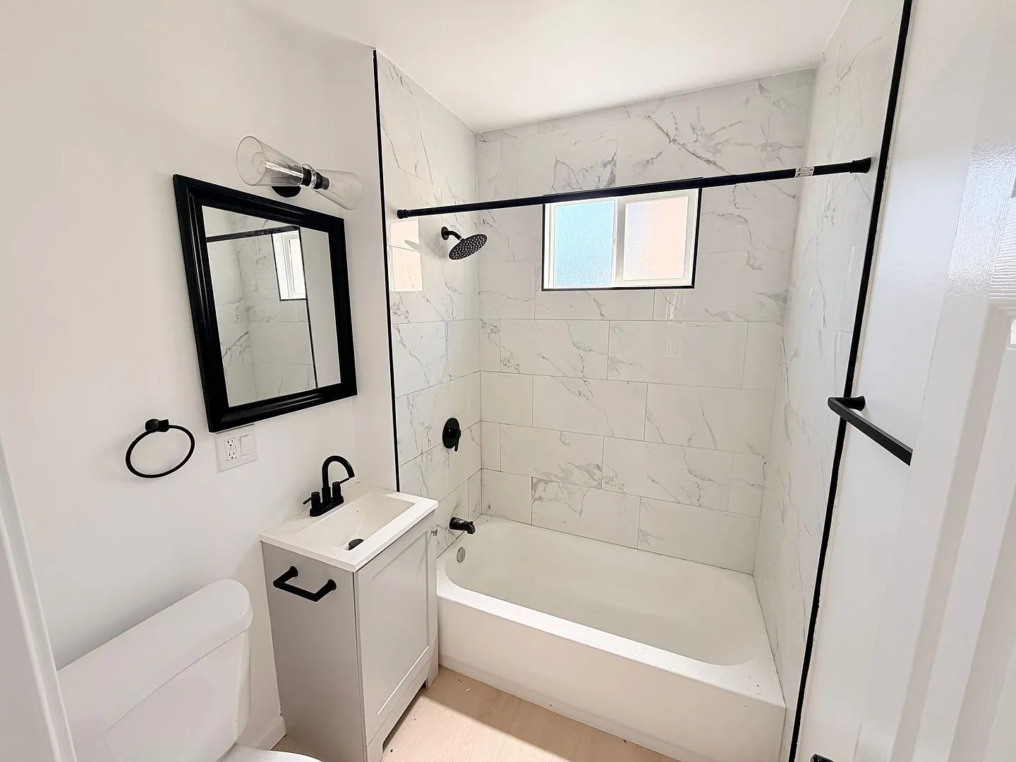 2661 S. Redondo Blvd — Photo 4