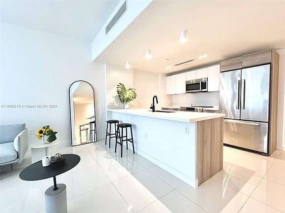 5th image of 9940 W Bay Harbor Dr Unit 5A