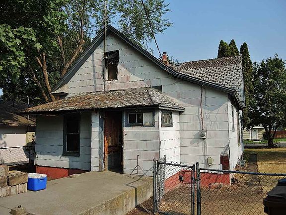 4th image of 1630 E Desmet Ave