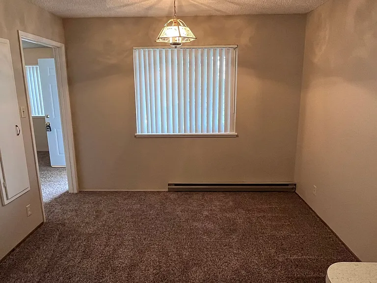 216 W Oak St #2 — Photo 6